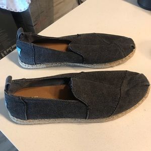 Women's Toms Size 8